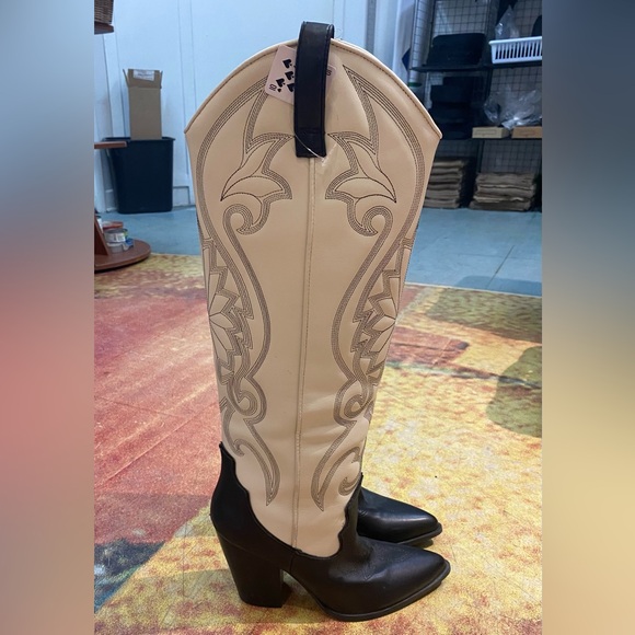 Steve Madden Lasso Black and Cream Tall Western Boots - Picture 4 of 6